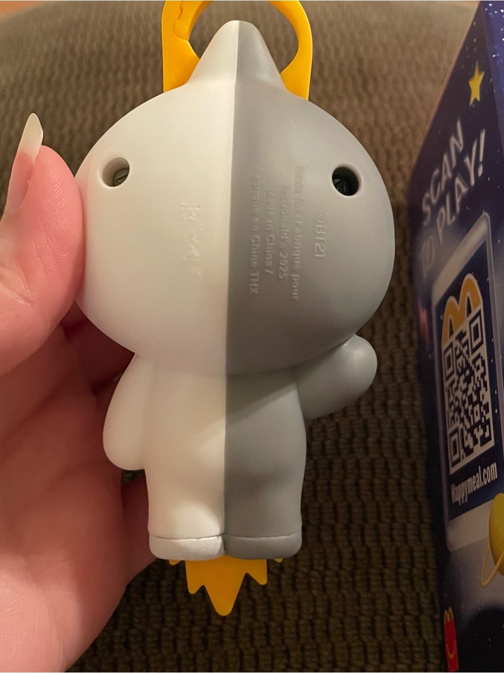 McDonald's BT21 2026 BTS Happy Meal Toy - Van Keychain - Picture 4 of 4